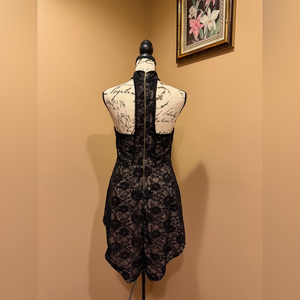 VENUS Lace Mini Dress - Picture 5 of 6